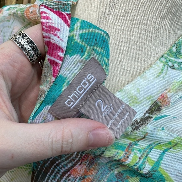 Chicos Botanical Tropical Printed Chiffo Crinkled Loose Fit Semi Sheer Top - Picture 6 of 8